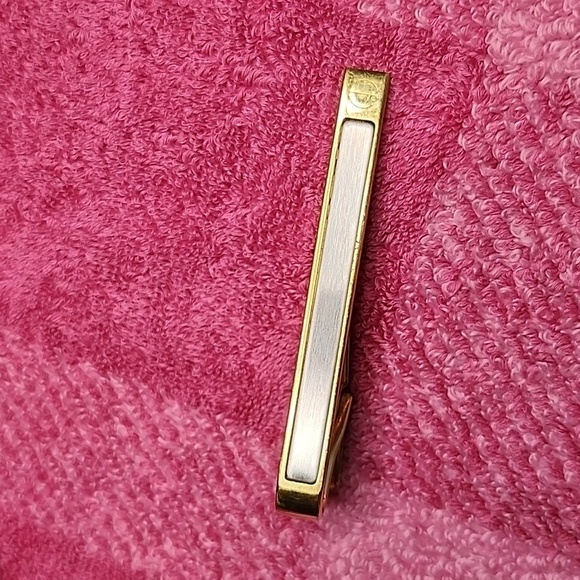 Dunhill pin Clip Bar color Silver and Gold 💯 Authentic - Picture 1 of 6